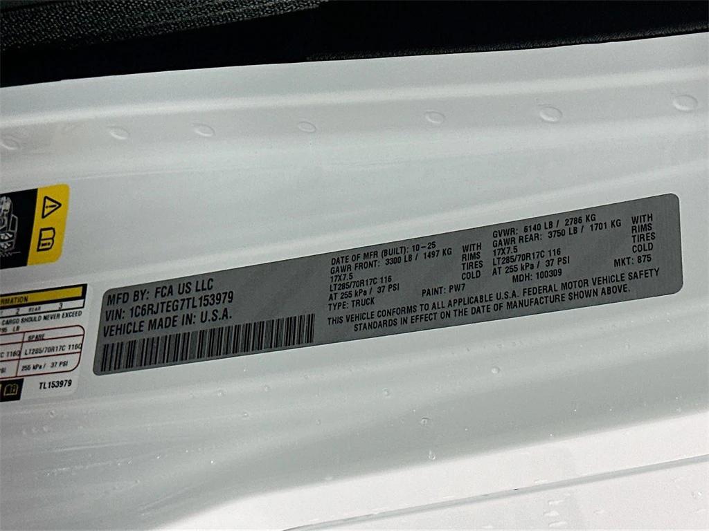 new 2026 Jeep Gladiator car, priced at $66,480