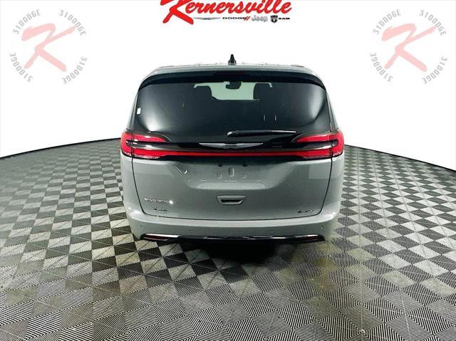 new 2025 Chrysler Pacifica car, priced at $39,993