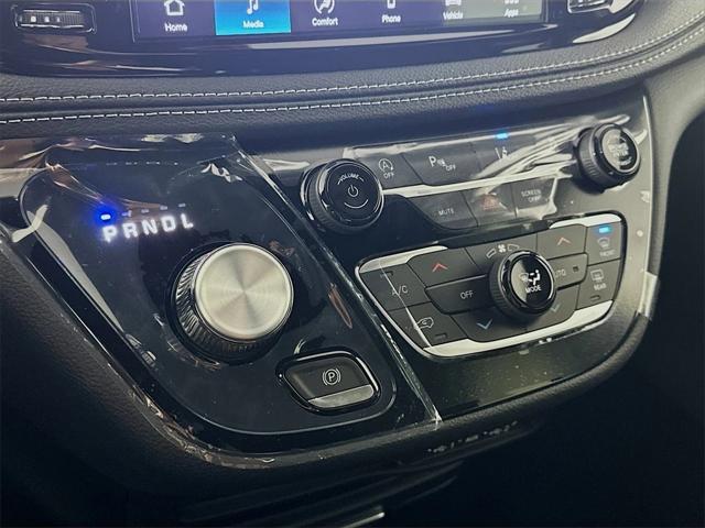 new 2025 Chrysler Pacifica car, priced at $40,284