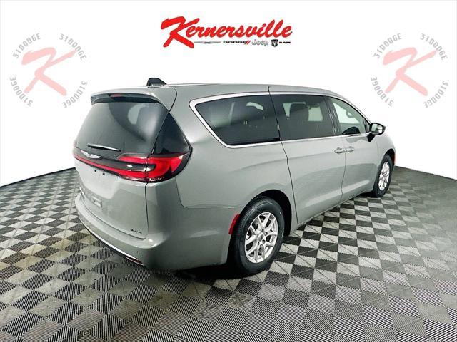 new 2025 Chrysler Pacifica car, priced at $40,284
