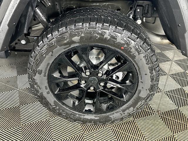 new 2025 Jeep Gladiator car, priced at $39,723
