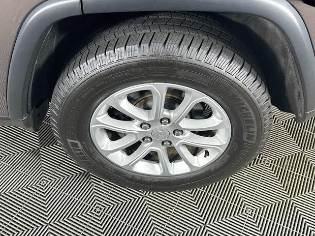 used 2021 Jeep Grand Cherokee car, priced at $17,485