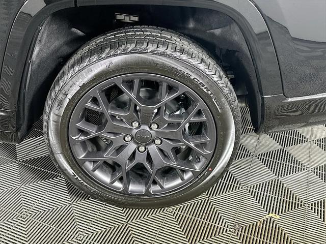 new 2025 Jeep Grand Cherokee L car, priced at $58,643
