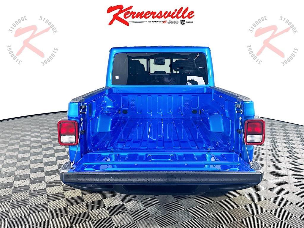 new 2025 Jeep Gladiator car, priced at $42,135