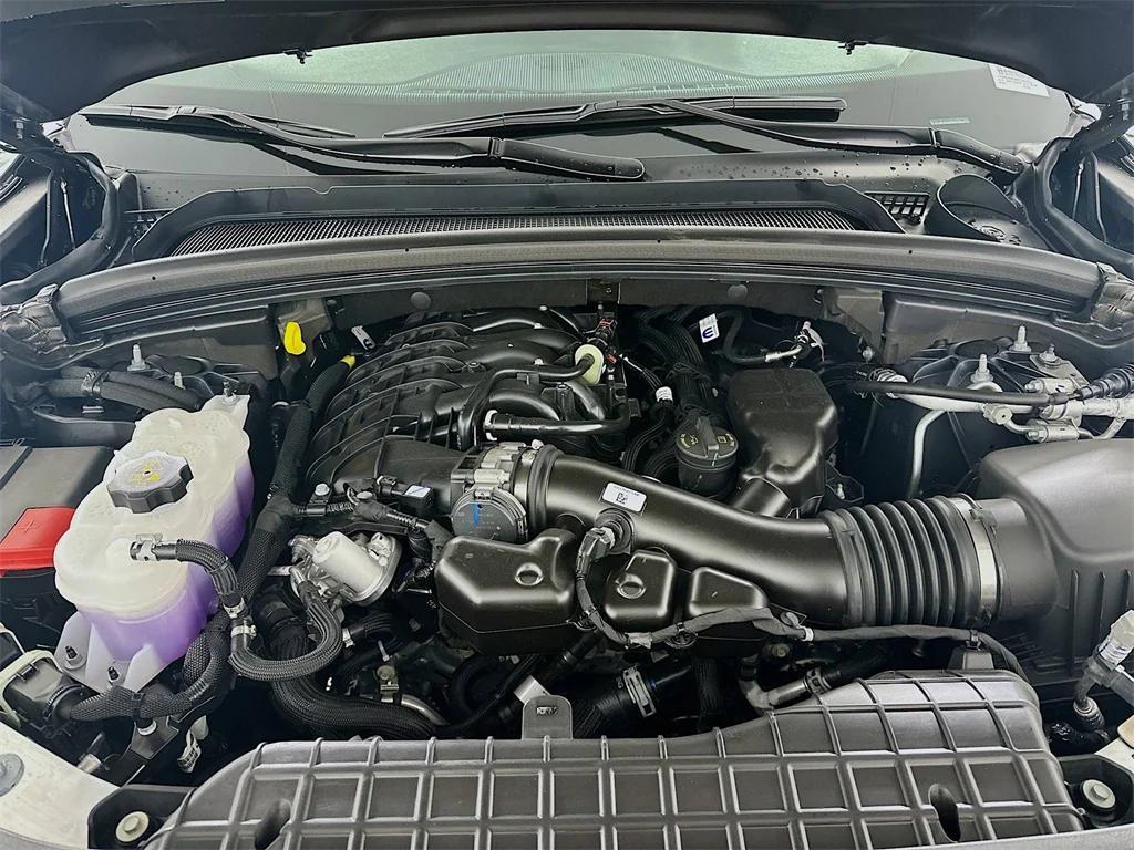 new 2025 Jeep Grand Cherokee car, priced at $40,674