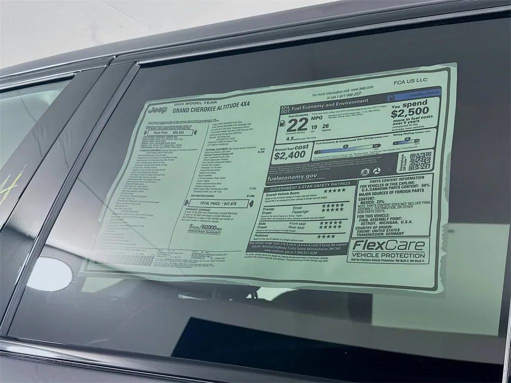 new 2025 Jeep Grand Cherokee car, priced at $40,674