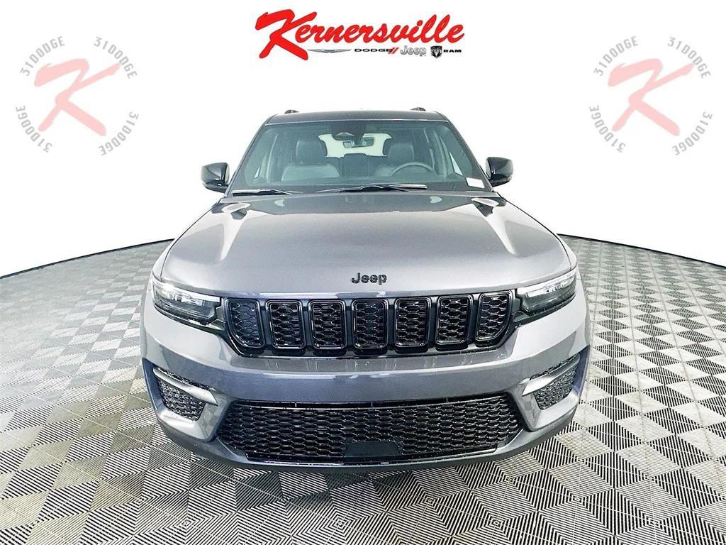 new 2025 Jeep Grand Cherokee car, priced at $40,674