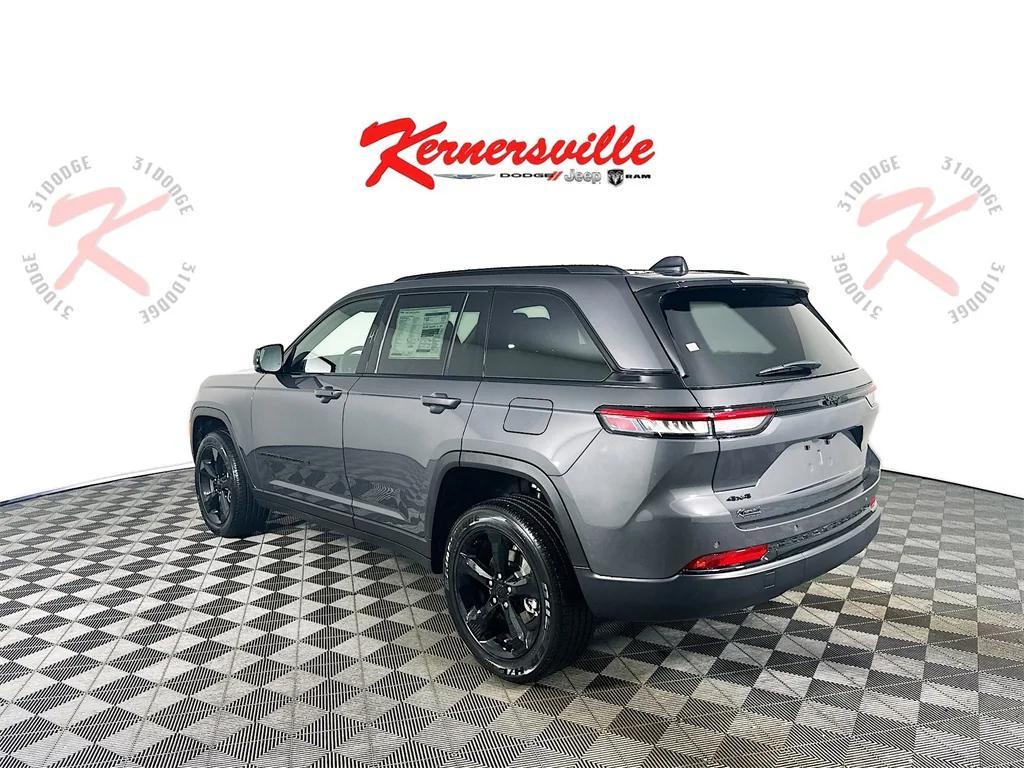 new 2025 Jeep Grand Cherokee car, priced at $40,674