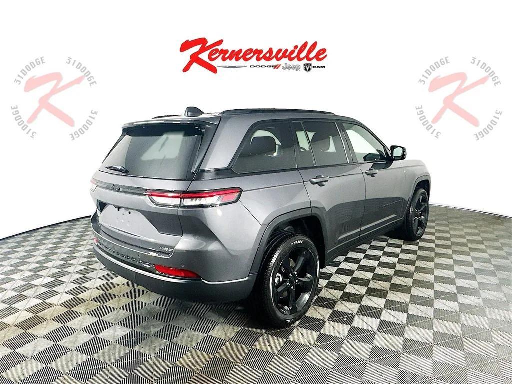 new 2025 Jeep Grand Cherokee car, priced at $40,674