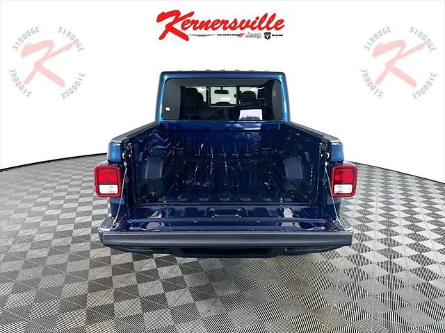 new 2025 Jeep Gladiator car, priced at $39,984
