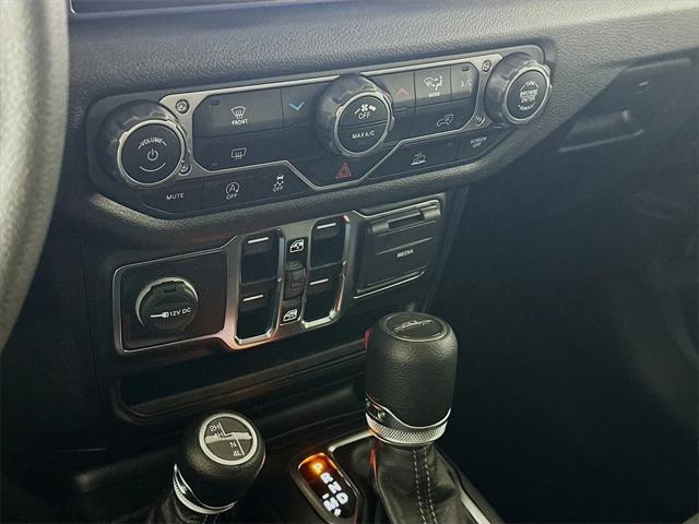 new 2025 Jeep Gladiator car, priced at $39,984