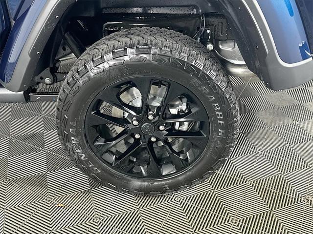 new 2025 Jeep Gladiator car, priced at $39,984