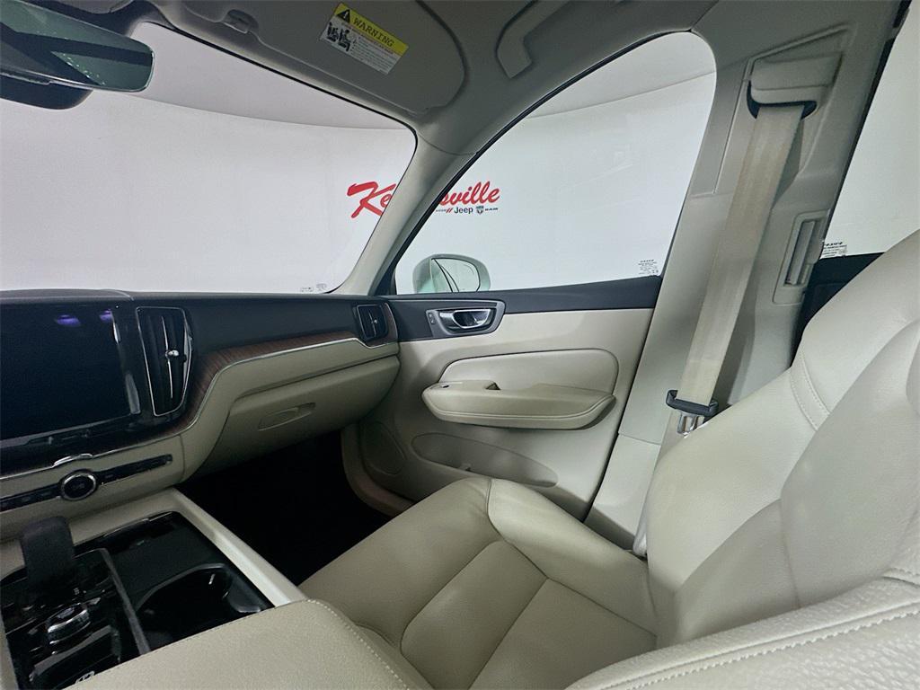 used 2022 Volvo XC60 car, priced at $25,835