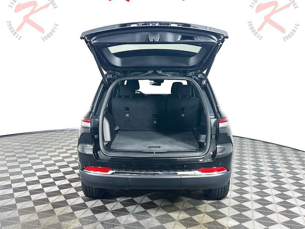 new 2025 Jeep Grand Cherokee car, priced at $37,026