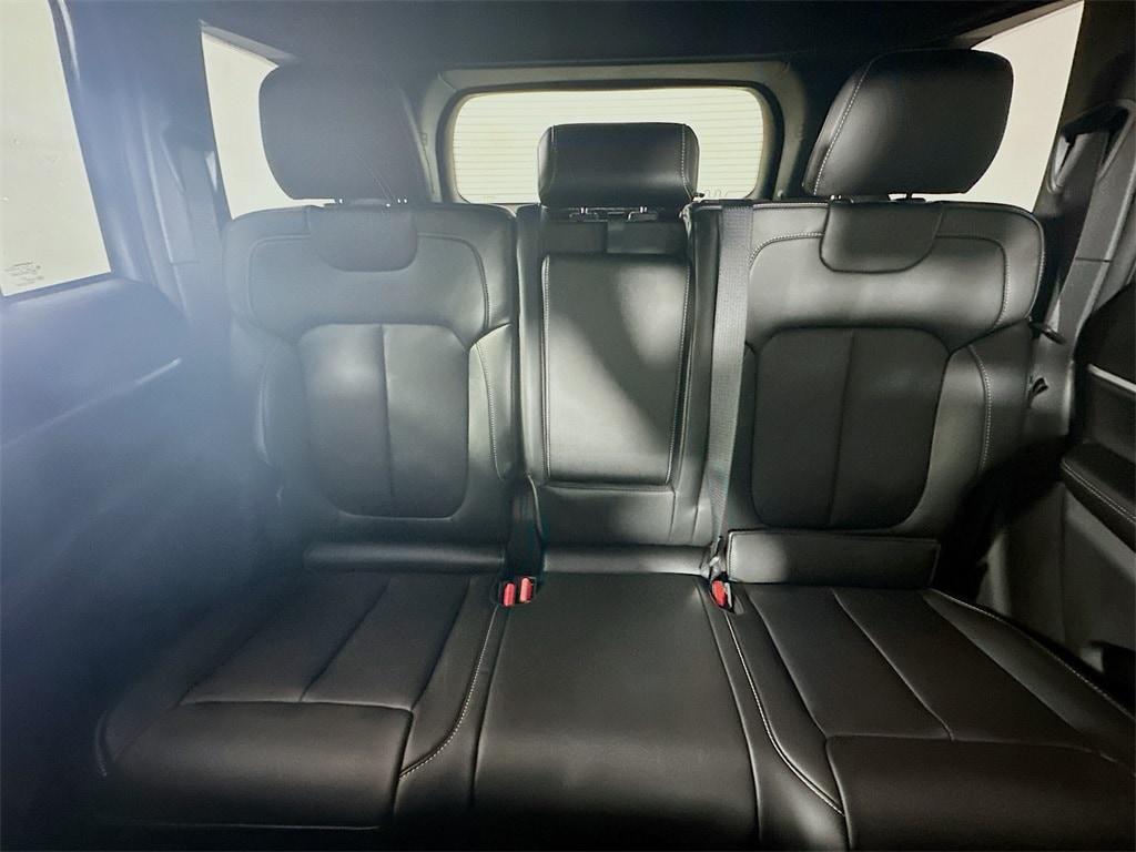 new 2025 Jeep Grand Cherokee car, priced at $43,910