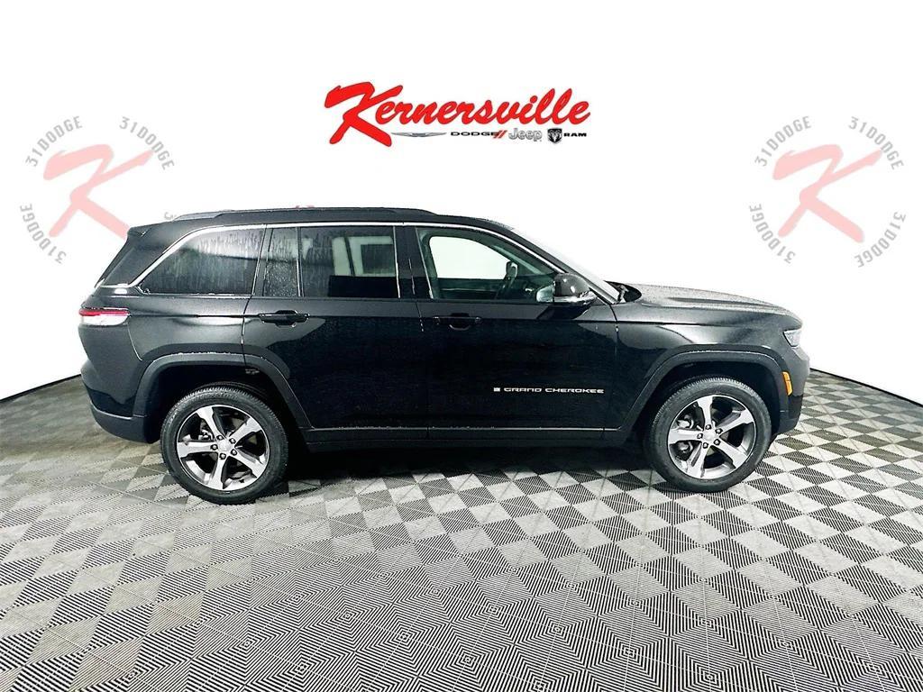 new 2025 Jeep Grand Cherokee car, priced at $43,910