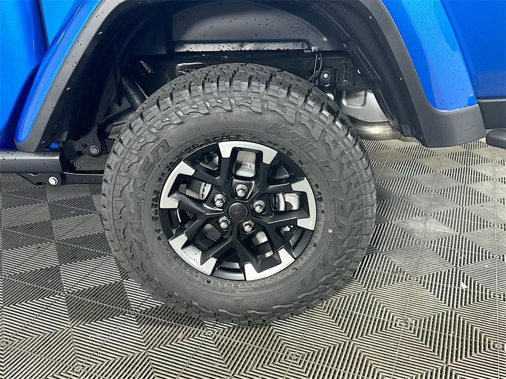new 2026 Jeep Gladiator car, priced at $67,075