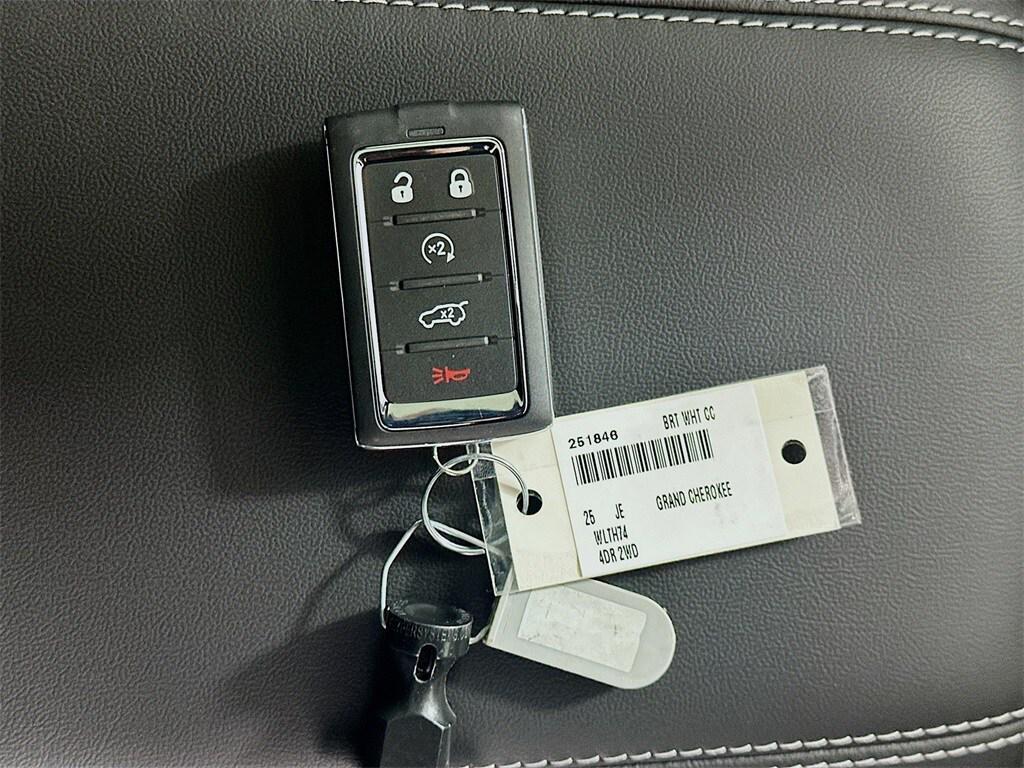 new 2025 Jeep Grand Cherokee car, priced at $35,633