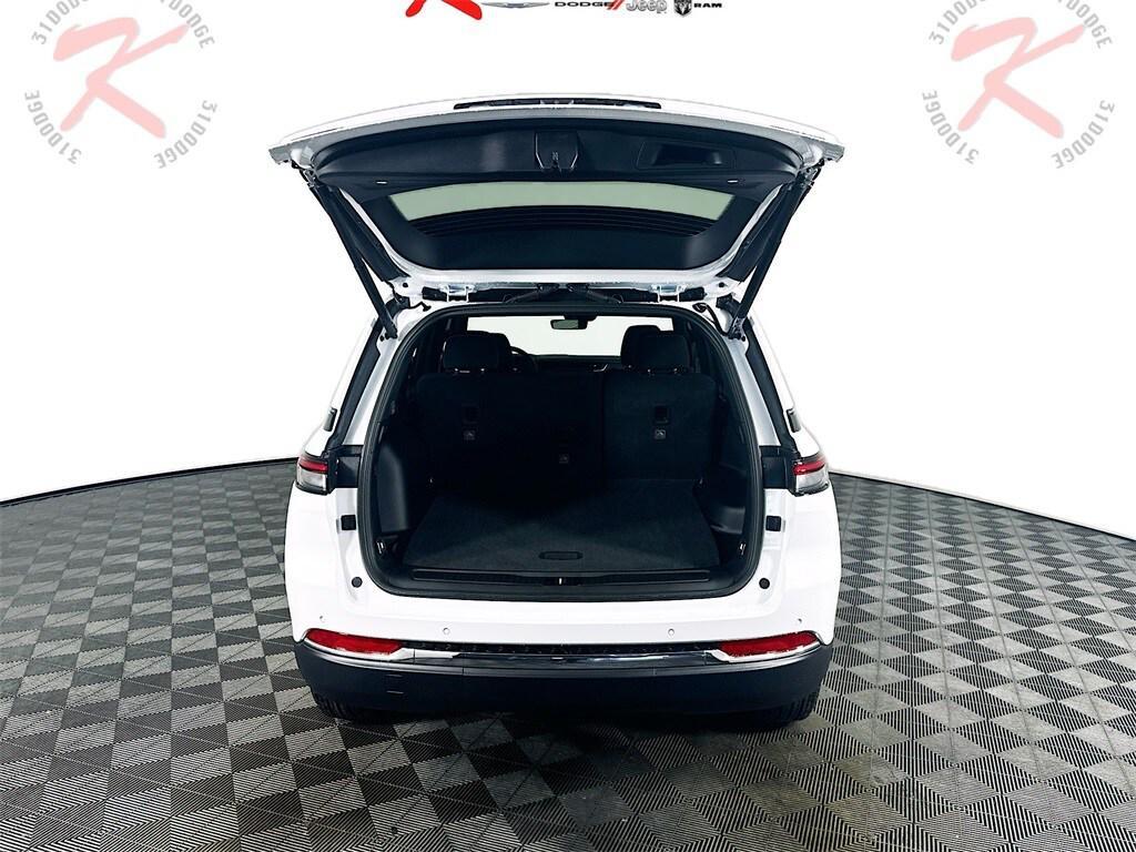 new 2025 Jeep Grand Cherokee car, priced at $35,633