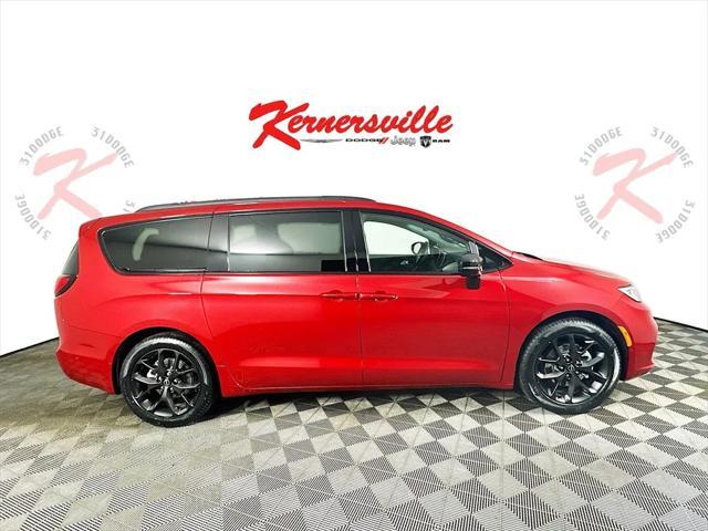 new 2025 Chrysler Pacifica car, priced at $48,180