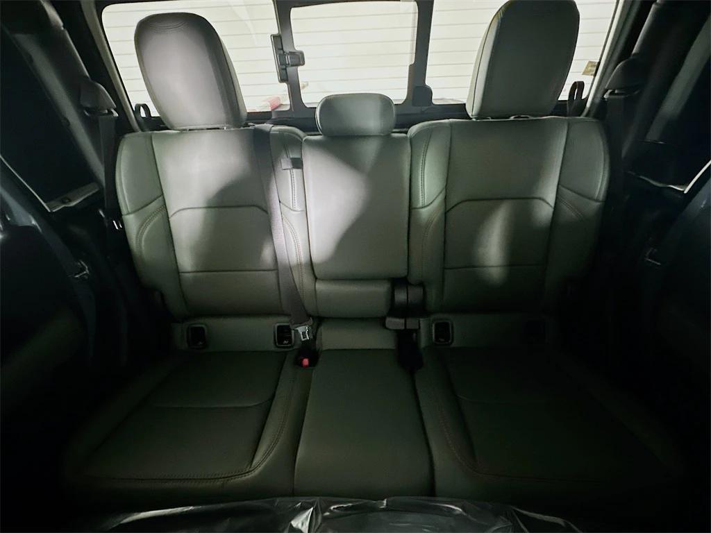 new 2026 Jeep Gladiator car, priced at $67,075