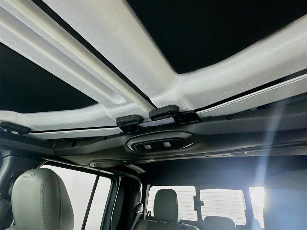 new 2026 Jeep Gladiator car, priced at $67,075