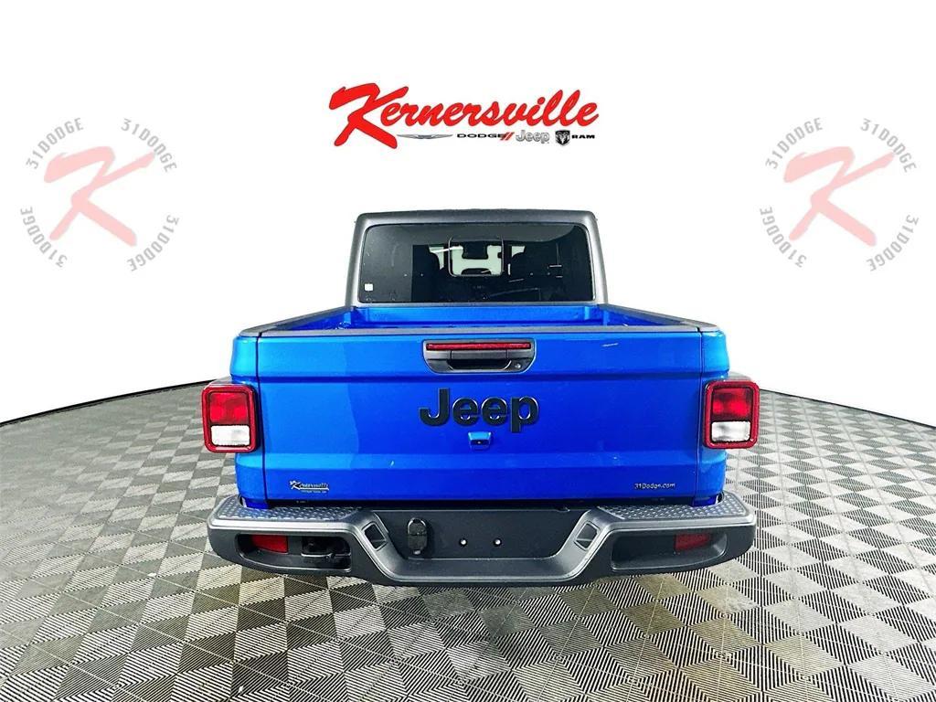 new 2025 Jeep Gladiator car, priced at $41,952