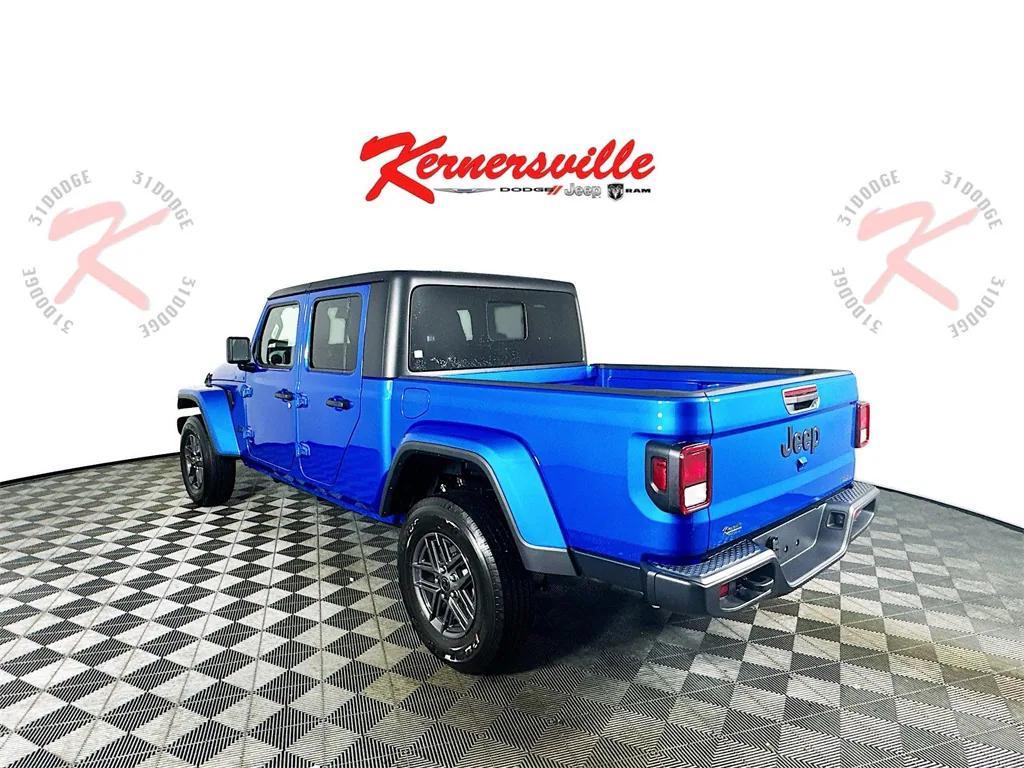 new 2025 Jeep Gladiator car, priced at $41,952