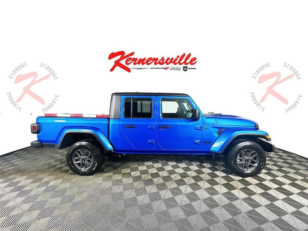 new 2025 Jeep Gladiator car, priced at $41,952