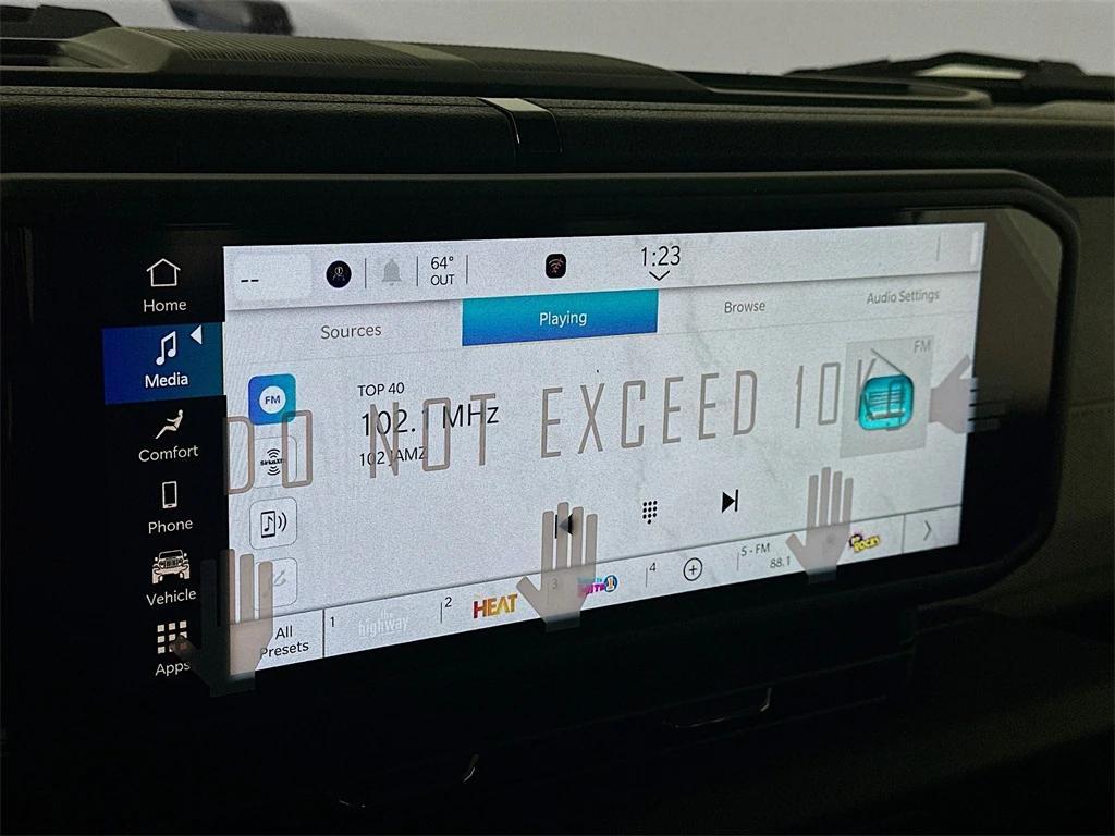 new 2025 Jeep Gladiator car, priced at $41,952