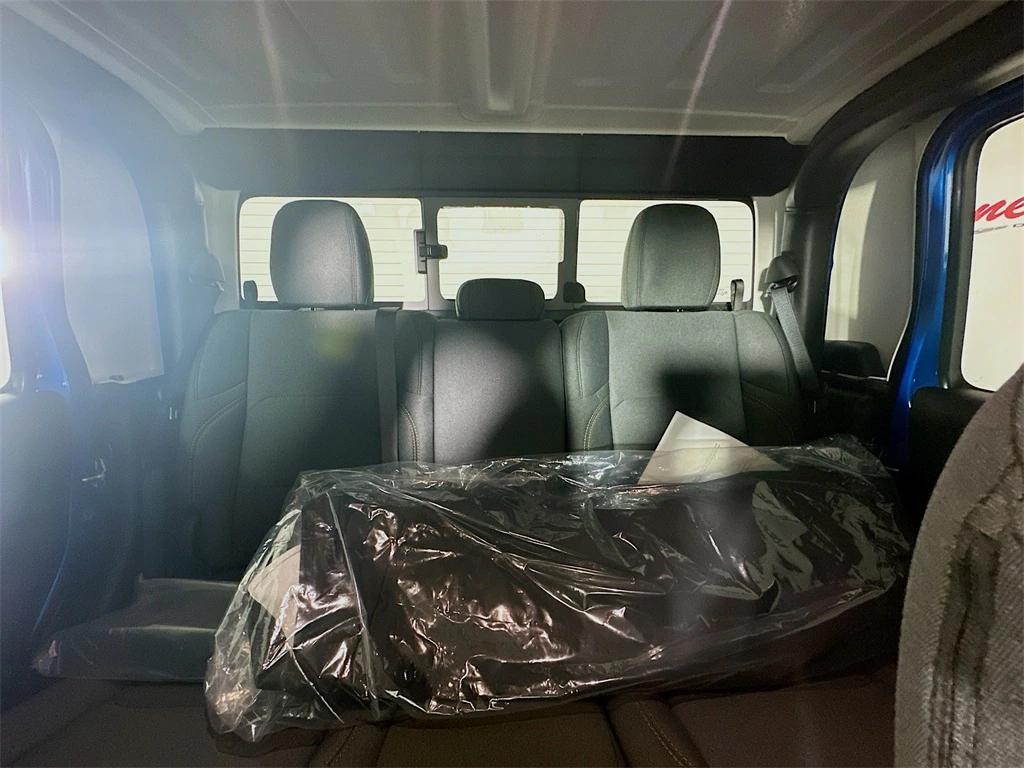 new 2025 Jeep Gladiator car, priced at $41,952