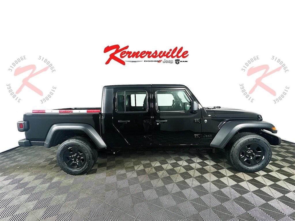 new 2025 Jeep Gladiator car, priced at $37,123