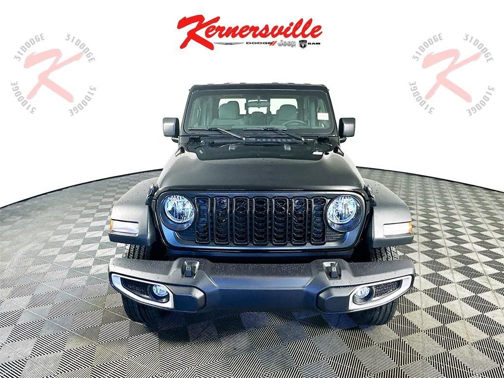 new 2025 Jeep Gladiator car, priced at $37,123