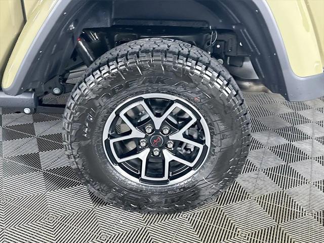 new 2025 Jeep Gladiator car, priced at $53,589