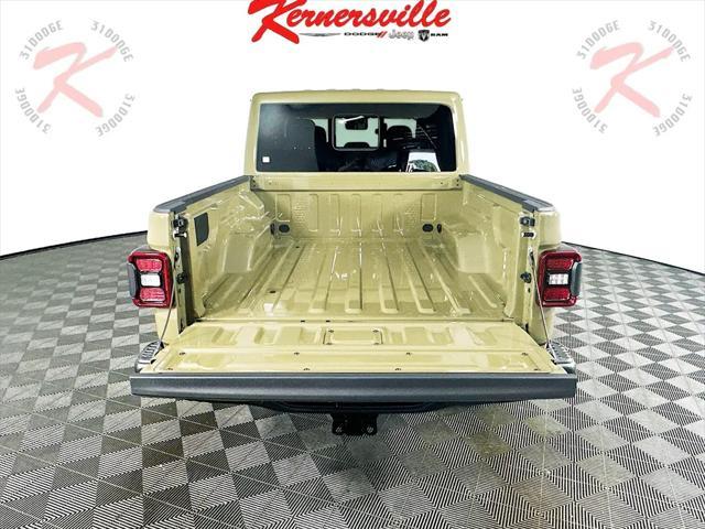 new 2025 Jeep Gladiator car, priced at $53,589