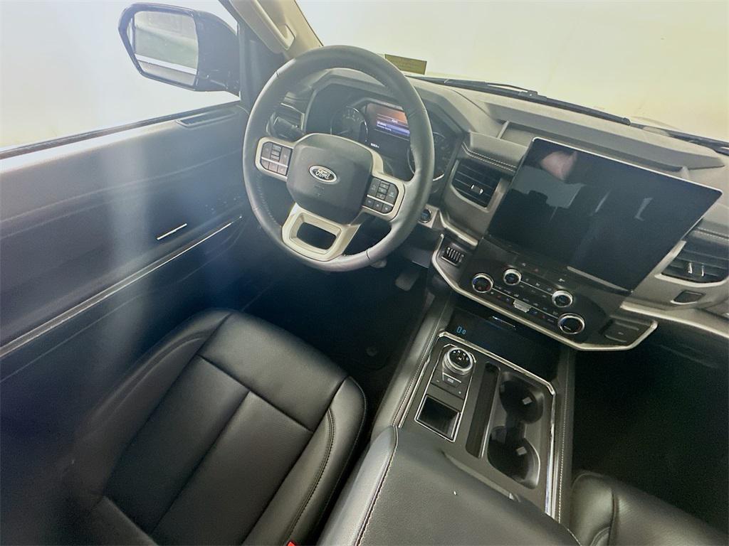 used 2024 Ford Expedition car, priced at $53,935
