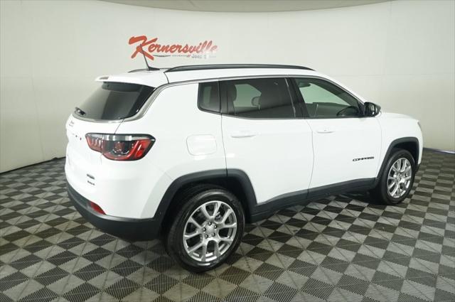 new 2024 Jeep Compass car, priced at $29,981