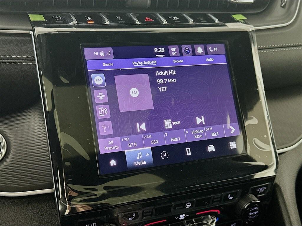 new 2025 Jeep Grand Cherokee car, priced at $40,591