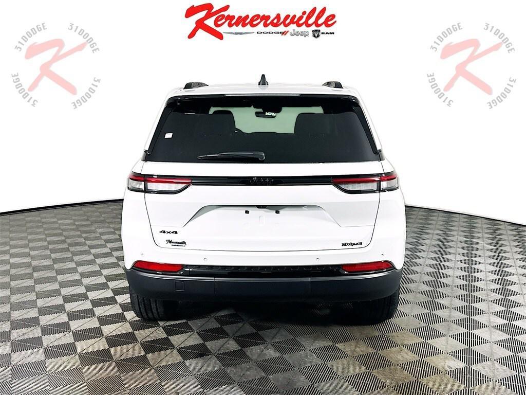 new 2025 Jeep Grand Cherokee car, priced at $40,591