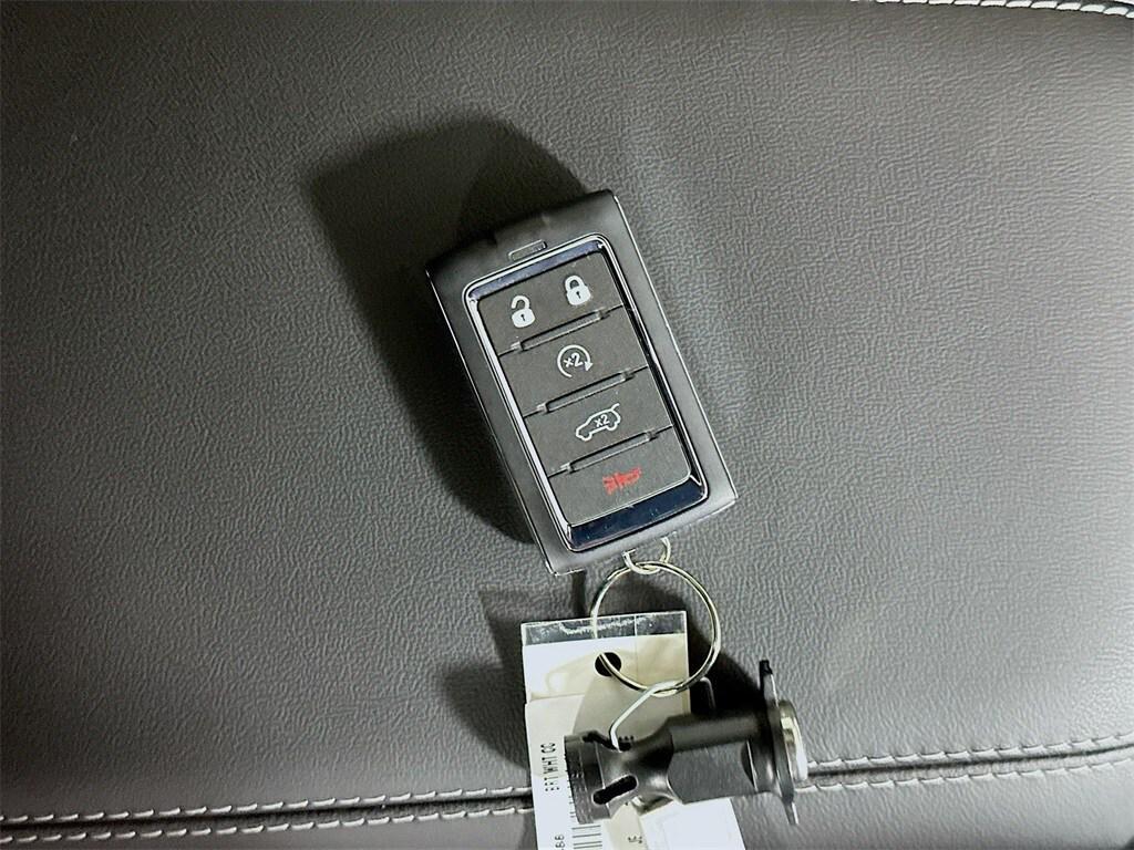 new 2025 Jeep Grand Cherokee car, priced at $40,591