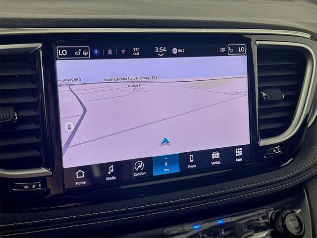 new 2025 Chrysler Pacifica car, priced at $54,473