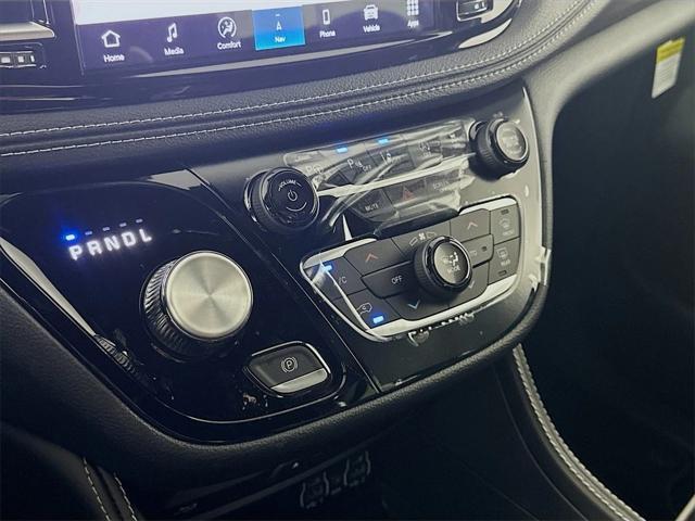 new 2025 Chrysler Pacifica car, priced at $54,473