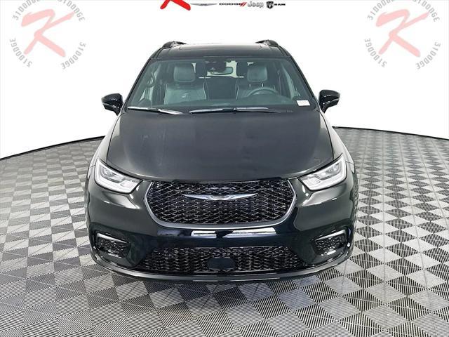 new 2025 Chrysler Pacifica car, priced at $54,473