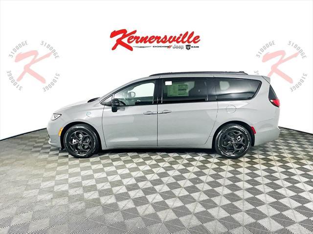 new 2025 Chrysler Pacifica Hybrid car, priced at $53,148
