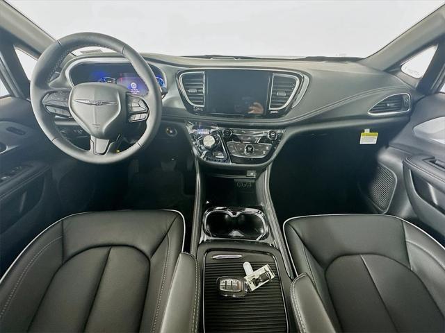 new 2025 Chrysler Pacifica Hybrid car, priced at $55,028
