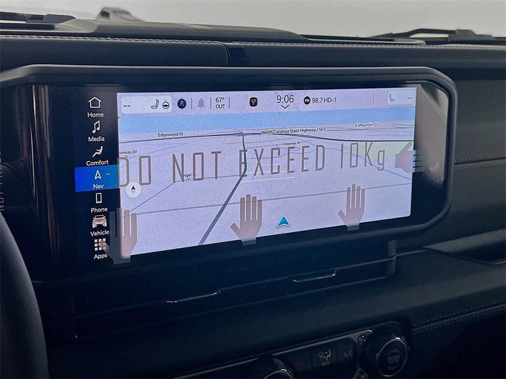 new 2025 Jeep Gladiator car, priced at $53,397