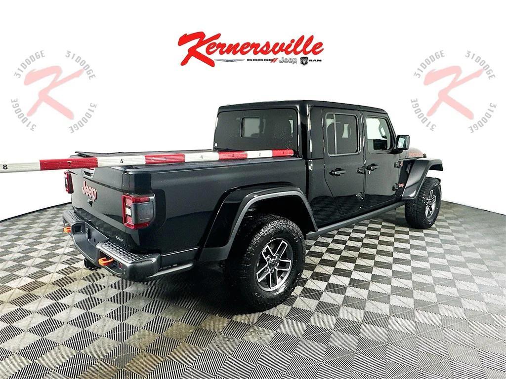 new 2025 Jeep Gladiator car, priced at $53,397