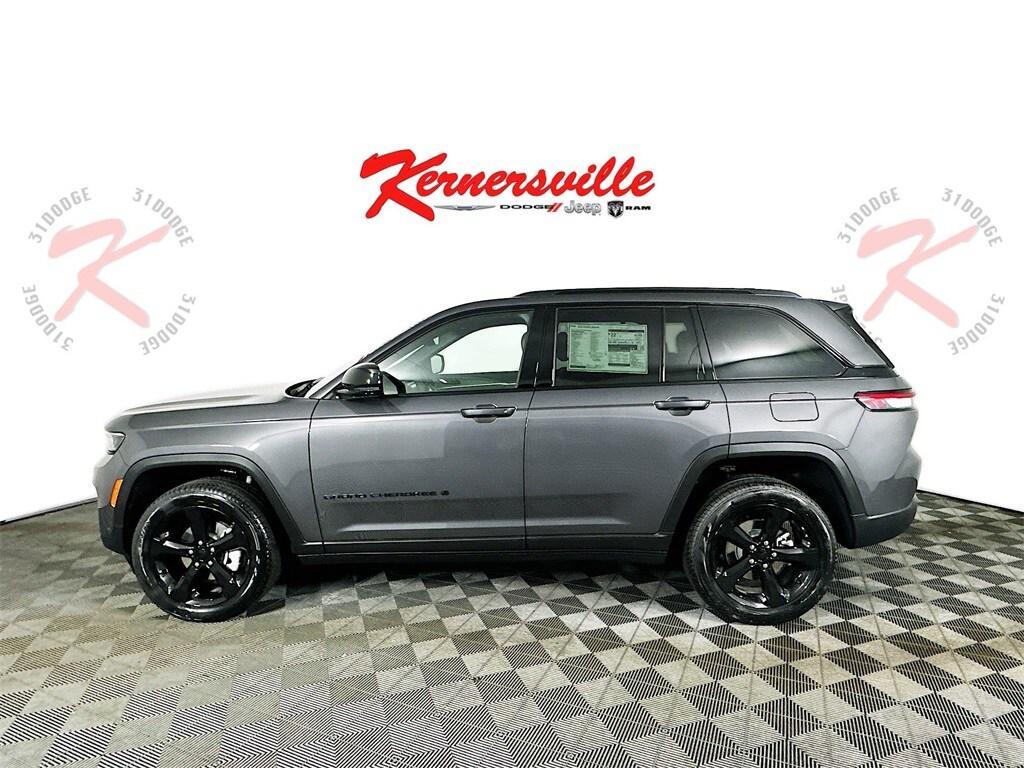 new 2025 Jeep Grand Cherokee car, priced at $47,017