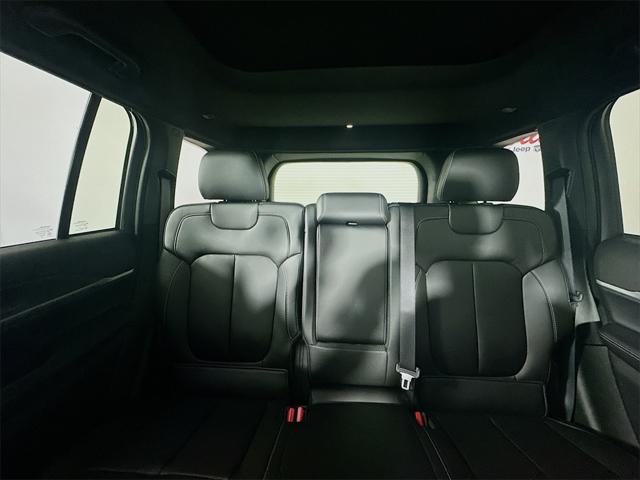 new 2025 Jeep Grand Cherokee car, priced at $45,979