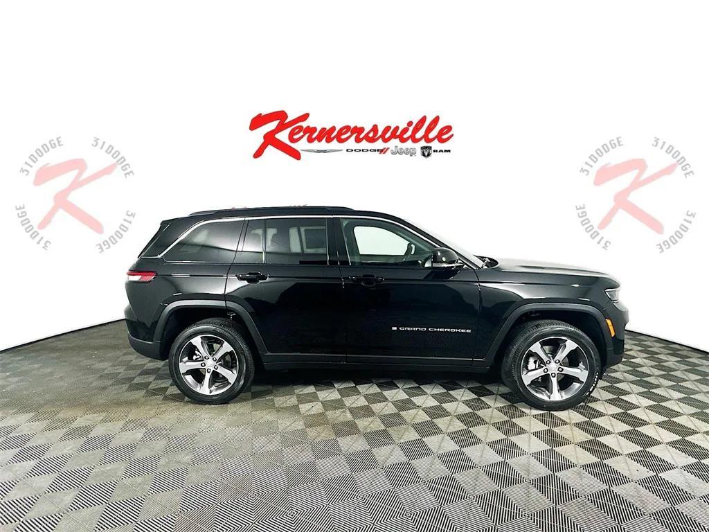 new 2025 Jeep Grand Cherokee car, priced at $45,810